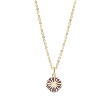 Goldene Halskette mit blumenförmigem Anhänger, lila Blütenblätter. Schlichte Gliederkette.