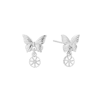 Schmetterlings-Ohrringe aus glänzendem Silber mit hängendem, blumenförmigem Charm.