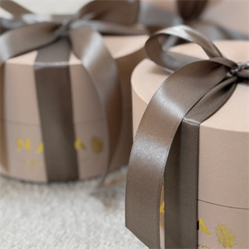 Vergoldetes Basispaket - 4 köstliche Juwelen nur um die gleichen zu setzen 