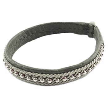 BeChristensen Hella Handgewebtes Sami-Armband mit silbernen Perlen 19 cm