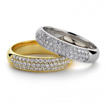 Nuran Beauté mit Pavé 14 Karat Ring mit Diamanten aus Rot- oder Weißgold