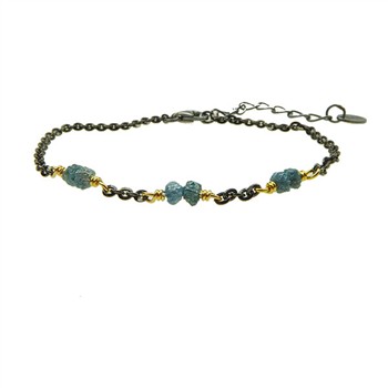 Armband mit dunkel rhodinierter Kette, blau-grünen Rohdiamanten, goldenen Elementen, Verlängerung.