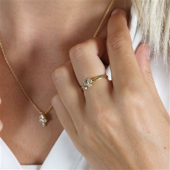 Dame ring, 8kt guld m/5 cz, von Aagaard