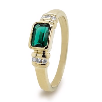 Emerald ring, from Bee