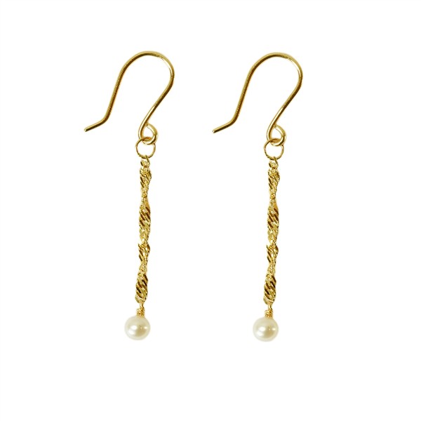 Goldene Ohrhänger mit gedrehten Ketten und Perlen, Hakenverschluss, elegant und symmetrisch.
