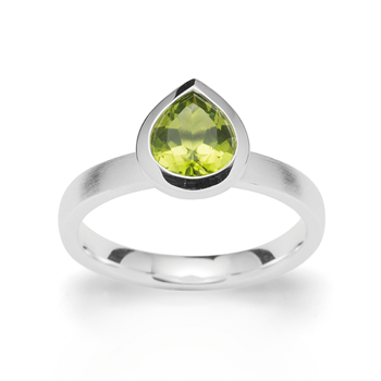 925,- ring, rho. mat/blank, peridot 1,43ct, von Bastian Inverun