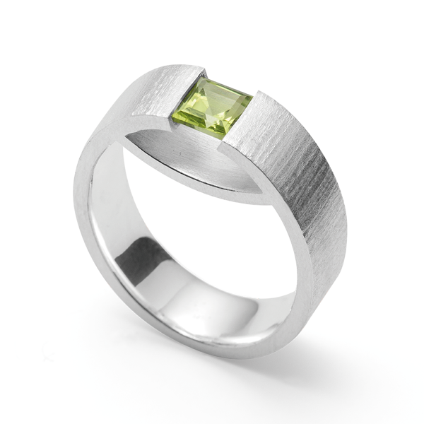 925/- Ring mat/børstet, peridot 0,74ct, von Bastian Inverun