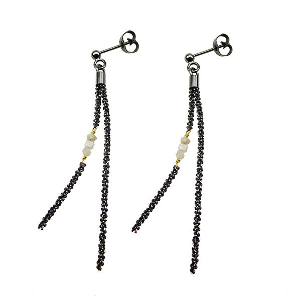 Earrings - Oxidised/Goldplated w. grey Raw Diamonds Oxyderet pr.par, von San - Links of Joy