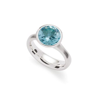 925/- ring, rh.-pl., mat/pol., blå topaz 4,43ct, von Bastian Inverun