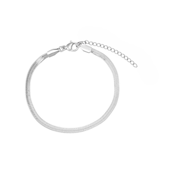 Silberfarbenes Fußkettchen mit glattem Design und glänzender Oberfläche, verstellbare Kette und Verschluss.