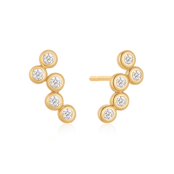 Goldene Ohrringe mit kreisförmigen Elementen und Steinen, in geschwungener Linie angeordnet.