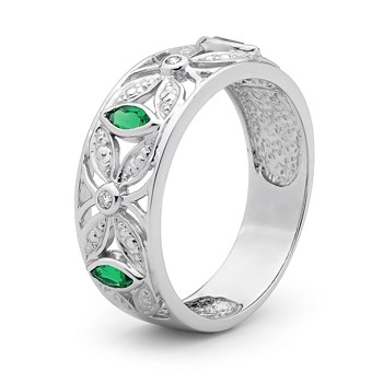 Emerald ring, from Bee