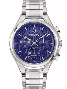 Blaues Zifferblatt mit drei Chronographen, silberfarbenes Metallarmband, modernes Design.
