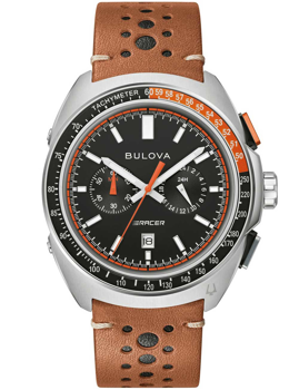 Bulova Herrenchronograph mit schwarzem Zifferblatt, Tachymeter-Lünette und braunem Lederarmband.